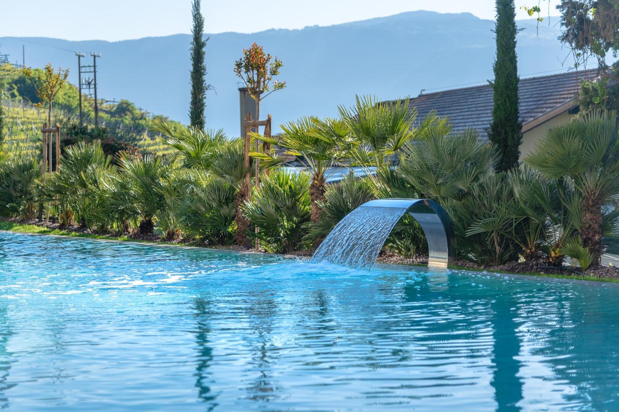 Hotel Goldene Traube Termeno Εξωτερικό φωτογραφία