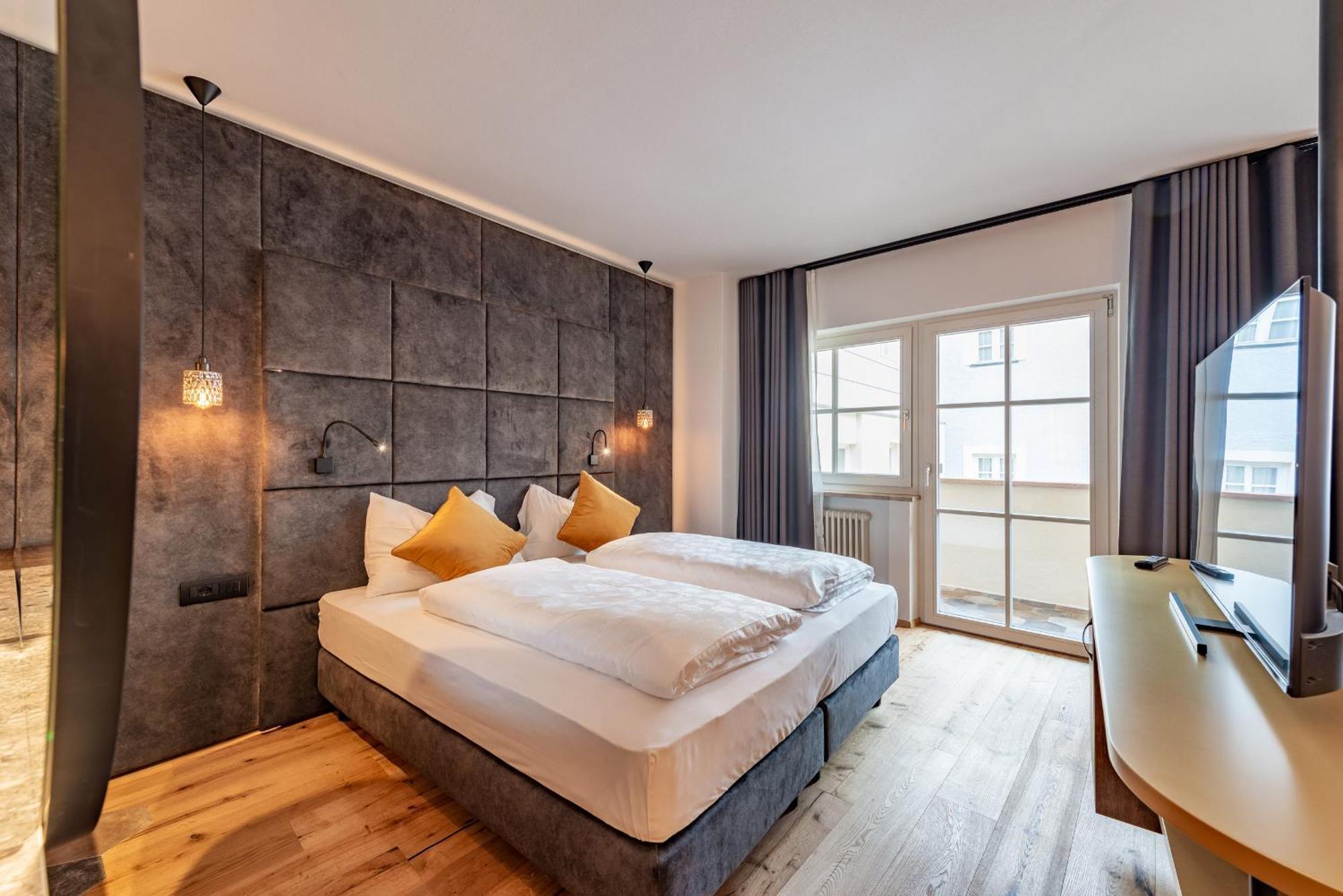 Hotel Goldene Traube Termeno Εξωτερικό φωτογραφία